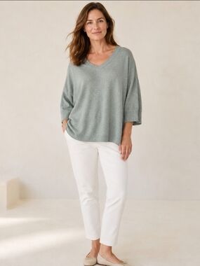 NWT Garnet Hill 100% Linen Oversized V-Neck Sweater Sage Green M